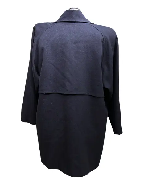 Foto de um(a) Pra Coats Lã Alfaiataria Vintage Estilista Milka, da categoria de Casacos. Pea coats, ou casaco marinheiro, é um clássico e este é da grande estilista brasileira Milka, que teve o auge do seu sucesso... Mostrado de uma perspectiva diferente. Vendido no marketplace Trésors.