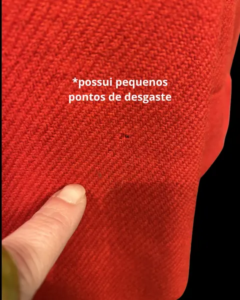 Foto de um(a) Casaco Vintage Lã Vermelho Vivo, da categoria de Casacos. casaco vintage, provavelmente década de 50, em lã, tom de vermelho tomate, gola estilo boneca, bolsos frontais,... Mostrado de uma perspectiva diferente. Vendido no marketplace Trésors.