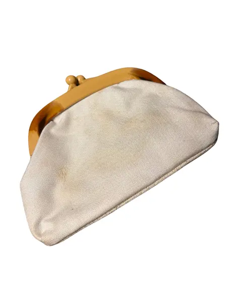 Foto de um(a) Bolsinha Porta Documentos Gobelin, da categoria de Bolsas. pequena bolsinha vintage gobelin, tamanho correspondente à documento, fecho vovó em material sintético, forro em material... Mostrado de uma perspectiva diferente. Vendido no marketplace Trésors.