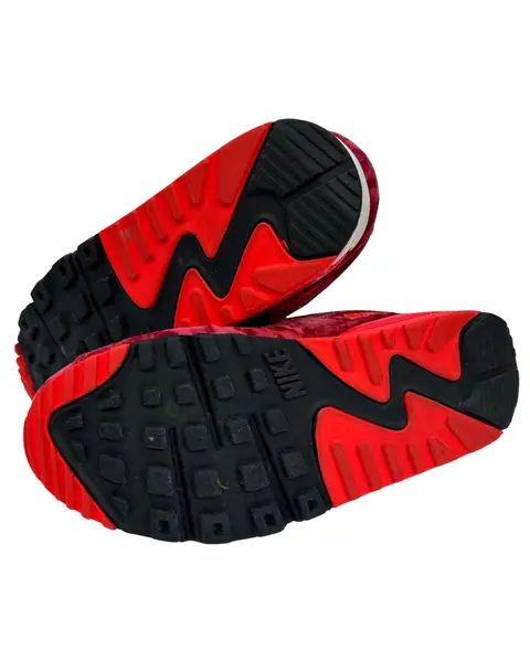 Foto de um(a) Tênis Nike Air Max 90 Velvet "25th Anniversary", da categoria de Tênis. Nike Air Max 90 "25th Anniversary" Red Velvet (Infrared Velvet Pack) é um modelo comemorativo e raro. > Conservação 8,5/10... Mostrado de uma perspectiva diferente. Vendido no marketplace Trésors.