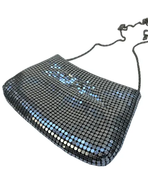 Foto de um(a) Bolsa Vintage Malha Prata, da categoria de Bolsas. bolsa vintage em malha de metal prateado, alça em corrente com comprimento correspondente à transversal. Possui forro e... Vendido no marketplace Trésors.