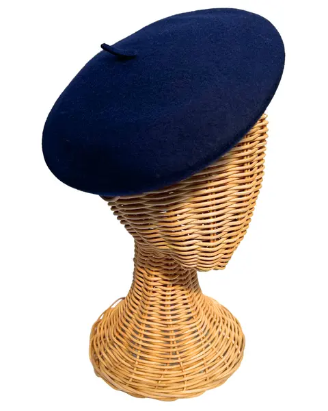 Foto de um(a) Boina Vintage Prada Nacional, da categoria de Chapéus. boina vintage em feltro lã, da chapelaria Prada, indústria nacional (homônima e distinta da grife italiana) Cor marinho... Vendido no marketplace Trésors.