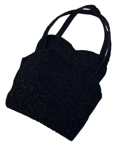 Foto de um(a) Bolsa Vintage Tecido Bordado Arabesco, da categoria de Bolsas. bolsa vintage, provavelmente década de 40 ou 50, formato único, com bordado delicados arabescos por toda a peça, parte... Mostrado de uma perspectiva diferente. Vendido no marketplace Trésors.