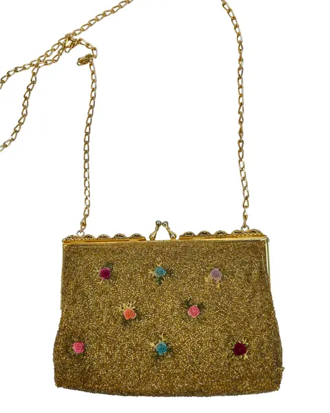 Foto de um(a) Bolsa Vintage Bordada Dourada Mini Rosas, da categoria de Botas. lindíssima bolsa vintage, inteiramente bordada em pedrarias douradas e detalhes de mini rosas bordadas em fio, fecho vovó... Mostrado de uma perspectiva diferente. Vendido no marketplace Trésors.