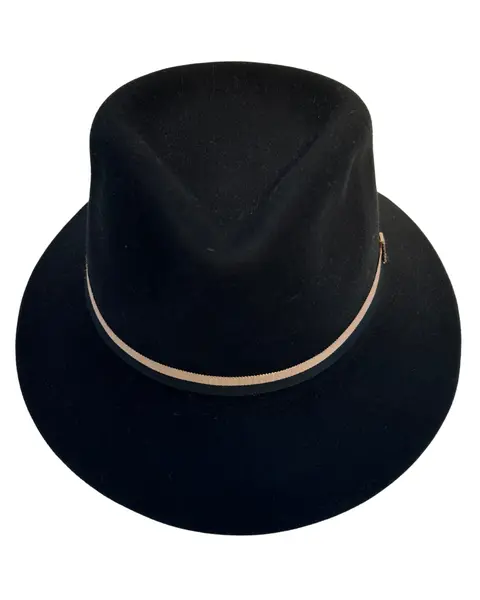 Foto de um(a) Chapéu Fedora Perry Ellis, da categoria de Chapéus. Chapéu Fedora, feltro 100% lã, da marca americana Perry Ellis, foram produzidos pela marca em coleções de inverno... Mostrado de uma perspectiva diferente. Vendido no marketplace Trésors.