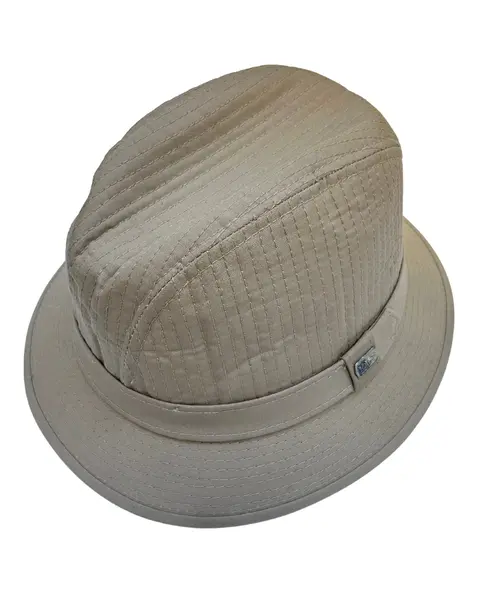 Foto de um(a) Chapéu Vintage Bucket Totes Cargo, da categoria de Chapéus. Chapéu bucket vintage Totes, Coreano, em tecido alinhavado, 60% algodão 40% poliéster. Cor fendi Coroa modelável vincada ou... Mostrado de uma perspectiva diferente. Vendido no marketplace Trésors.