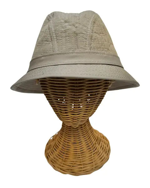 Foto de um(a) Chapéu Vintage Bucket Totes Cargo, da categoria de Chapéus. Chapéu bucket vintage Totes, Coreano, em tecido alinhavado, 60% algodão 40% poliéster. Cor fendi Coroa modelável vincada ou... Mostrado de uma perspectiva diferente. Vendido no marketplace Trésors.