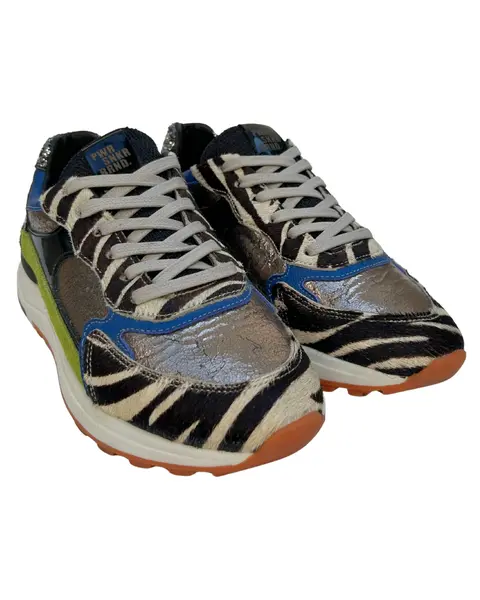 Foto de um(a) Tênis Shelter Retrô Colors Zebra, da categoria de Tênis. tênis Shelter, modelo retrô multi-estampas mix de cores, zebra e detalhes metálicos. Muito bom estado, praticamente sem uso.... Mostrado de uma perspectiva diferente. Vendido no marketplace Trésors.