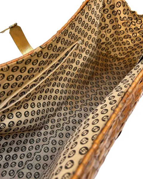 Foto de um(a) Bolsa Vime Vintage, da categoria de Bolsas. * Bolsa vintage em vime, um clássico desde a década de 50 à década de 70. Essas belíssimas bolsas são muito usadas tanto... Mostrado de uma perspectiva diferente. Vendido no marketplace Trésors.