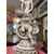 Foto de um(a) Escultura e luminária em pó de mármore representando Deusa mitológica, da categoria de Abajures. Escultura luminária em pó de mármore, representando Deusa mitológica. Mostrado de uma perspectiva diferente. Vendido no marketplace Trésors.
