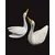 Foto de um(a) Par de Cisnes em Porcelana, da categoria de Modelos e estatuetas. Belíssimo par de cisnes em porcelana esmaltação fina de alta qualidade. Na cor branca e detalhes em preto e amarelo. Item... Mostrado de uma perspectiva diferente. Vendido no marketplace Trésors.