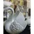 Foto de um(a) Cisne Cachepô em Porcelana, da categoria de Cachepot. Cisne em Porcelana branca, peça fantástica e em perfeito estado, esmaltação impecável, pode ser usado como centro de mesa,... Mostrado de uma perspectiva diferente. Vendido no marketplace Trésors.