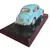 Foto de um(a) Miniatura Volkswagen Beetle (Fusca) 1967 - Azul - Escala 1:18 (Relíquia), da categoria de Carros e caminhões de brinquedo. Esta é uma peça indispensável para qualquer colecionador de clássicos: a miniatura do Volkswagen Beetle 1967. O modelo de... Mostrado de uma perspectiva diferente. Vendido no marketplace Trésors.
