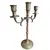 Foto de um(a) Antigo Castiçal Candelabro 3 Velas em Bronze Maciço, da categoria de Castiçais. Candelabro vintage de 3 braços em bronze maciço, uma peça autêntica com a beleza da passagem do tempo visível na sua pátina... Vendido no marketplace Trésors.