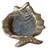 Foto de um(a) Pequeno Cinzeiro Decorativo Peixe em Bronze, da categoria de Cinzeiros e coletores. Lindo cinzeiro em formato de peixe, confeccionado em metal maciço bronze com pátina original do tempo. Mostrado de uma perspectiva diferente. Vendido no marketplace Trésors.