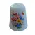 Foto de um(a) Dedal de Coleção em Porcelana – Buquê de Flores e Borboletas, da categoria de Outros colecionáveis. Este dedal em porcelana é uma peça clássica e vibrante, ideal para quem busca itens com temática de natureza e jardim. A... Vendido no marketplace Trésors.