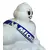 Foto de um(a) Boneco Michelin, da categoria de Bonecos de arte. Rara figura publicitária do icônico mascote da marca de pneus Michelin, o Bibendum. Este boneco apresenta o design clássico... Mostrado de uma perspectiva diferente. Vendido no marketplace Trésors.