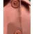 Foto de um(a) Casaco Vintage Lã Rosa Médio, da categoria de Casacos. Casaco em lã rosa médio, modelagem e confecção impecável. Possui bolsos, fechamento frontal por grandes botões e forro.... Mostrado de uma perspectiva diferente. Vendido no marketplace Trésors.