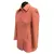 Foto de um(a) Casaco Vintage Lã Rosa Médio, da categoria de Casacos. Casaco em lã rosa médio, modelagem e confecção impecável. Possui bolsos, fechamento frontal por grandes botões e forro.... Mostrado de uma perspectiva diferente. Vendido no marketplace Trésors.