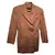 Foto de um(a) Conjunto Tailleur Vintage 100% Lã, da categoria de Casacos. Conjunto tailleur vintage, CGC, Walkyria Spinelli, 100% lã, na cor caramelo escuro, blazer lindíssimo alongado, acinturado,... Vendido no marketplace Trésors.