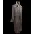 Foto de um(a) Trench Coat Vintage Besouro, da categoria de Casacos. Trench coat vintage, lindíssimo tom levemente metálico em tons esverdeado/azul/lilás, que carinhosamente chamamos de cor... Mostrado de uma perspectiva diferente. Vendido no marketplace Trésors.