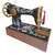Foto de um(a) Maquina de Costura Decorativa Pintada a Mão, da categoria de Outros colecionáveis. Maquina decorativa pintada a mão. Mostrado de uma perspectiva diferente. Vendido no marketplace Trésors.