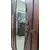 Foto de um(a) Guarda Roupa 3 Portas, Imbuia Maciça entalhado a mão, da categoria de Armários e Guarda Roupas. Guarda roupa 3 portas em imbuia maciça entalhado a mão, com espelho bisotê!. Mostrado de uma perspectiva diferente. Vendido no marketplace Trésors.