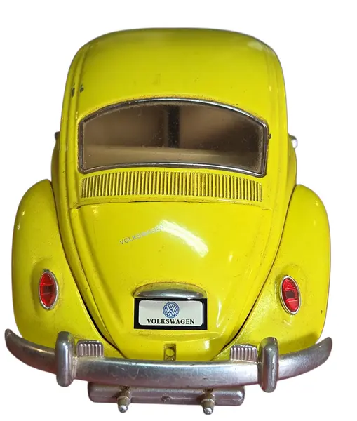 Foto de um(a) Miniatura Volkswagen Beetle (Fusca) 1967 - Amarelo Girassol - Escala 1:18, da categoria de Carros e caminhões de brinquedo. Destaque sua coleção com este clássico absoluto: o Volkswagen Beetle 1967. Conhecido por ser o ano de ouro do Fusca, este... Mostrado de uma perspectiva diferente. Vendido no marketplace Trésors.