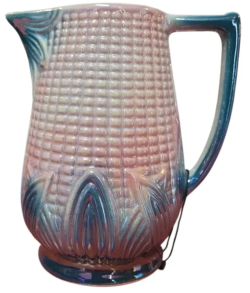 Foto de um(a) Conjunto de Jarra e Canecas Espiga de Milho, da categoria de Conjuntos de servir. Magnífico conjunto de refresco vintage em cerâmica figurativa, apresentando um design detalhado em relevo de espiga de milho... Mostrado de uma perspectiva diferente. Vendido no marketplace Trésors.