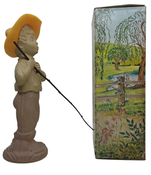 Foto de um(a) Perfume Avon Menino Pescador Vintage, da categoria de Outros colecionáveis. Perfume Avon Menino Pescador Vintage. Mostrado de uma perspectiva diferente. Vendido no marketplace Trésors.