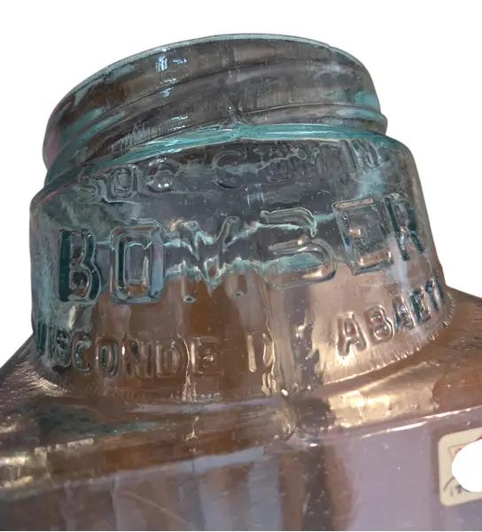 Foto de um(a) Baleiro de Vidro, da categoria de Garrafas, potes e jarros. Resgate as memórias da infância com este baleiro clássico. Com design transparente que valoriza as cores dos doces, ele é... Mostrado de uma perspectiva diferente. Vendido no marketplace Trésors.