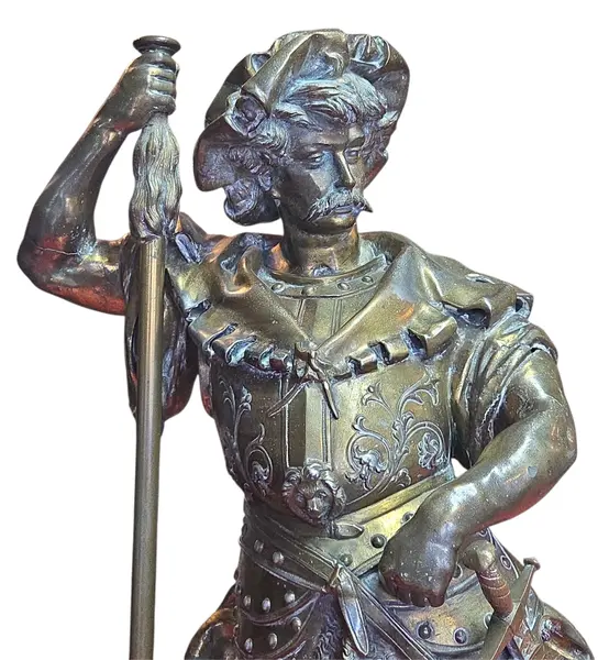 Foto de um(a) Guerreiro Escultura Francesa do Século XIX - Petit Bronze, da categoria de Escultura. originária da França do século XIX. A peça representa a figura imponente de um guerreiro, rica em detalhes e com excelente... Mostrado de uma perspectiva diferente. Vendido no marketplace Trésors.