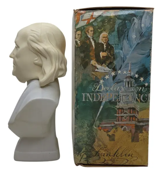 Foto de um(a) Perfume Avon Benjamin Franklin Vintage, da categoria de Outros colecionáveis. Perfume Avon Benjamin Franklin Vintage. Mostrado de uma perspectiva diferente. Vendido no marketplace Trésors.