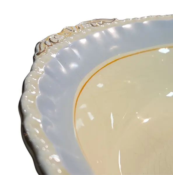 Foto de um(a) Travessa Grindley "Capella" - Pintura Manual com Bordas Caneladas, da categoria de Travessas e tigelas. Linda travessa funda em faiança fina (ironstone), fabricada pela renomada marca Grindley, na Inglaterra. Modelo "Capella",... Mostrado de uma perspectiva diferente. Vendido no marketplace Trésors.