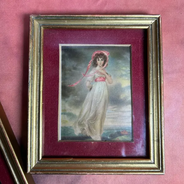 Foto de um(a) Par Mini Quadros Gravura Dama e Cavaleiro, da categoria de Molduras para quadros. par de mini quadrinhos VINTAGE, gravura um com dama e outro com cavaleiro, paspatour em camurça marsala e moldura em madeira... Mostrado de uma perspectiva diferente. Vendido no marketplace Trésors.