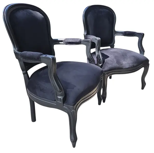 Foto de um(a) Par de Poltronas Luís XV, da categoria de Poltronas. Lindo par de poltronas clássicas em estilo Luis XV, com estrutura em madeira trabalhada e entalhes manuais. Peças autênticas... Mostrado de uma perspectiva diferente. Vendido no marketplace Trésors.