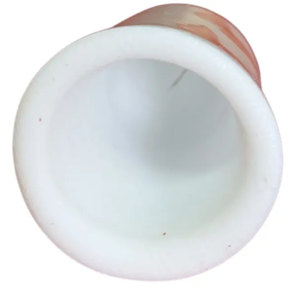 Foto de um(a) Dedal de Coleção em Porcelana - Estampa Regador com Flores e Borboletas, da categoria de Outros colecionáveis. Encantador dedal colecionável em porcelana branca, perfeito para entusiastas de costura, colecionadores de miniaturas ou... Mostrado de uma perspectiva diferente. Vendido no marketplace Trésors.