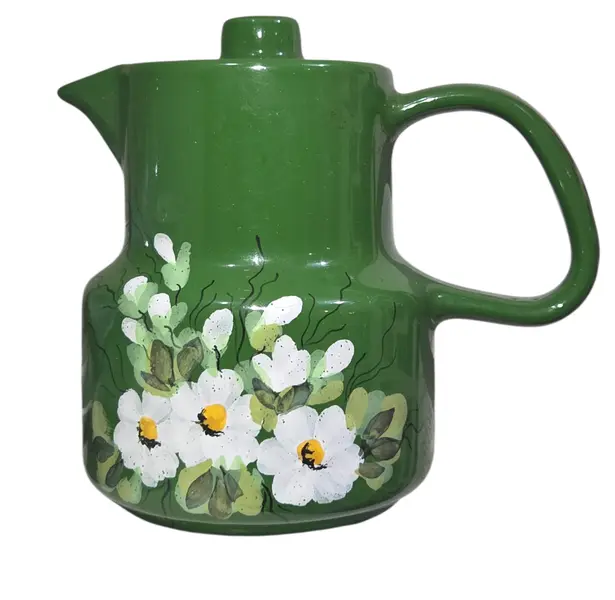 Foto de um(a) Jogo de Café/Chá em Porcelana Esmaltada Verde – Pintura Floral Artesanal – 15 Peças, da categoria de Conjuntos de café e chá. Encante seus convidados com este magnífico conjunto de café em porcelana esmaltada. Com um acabamento em verde folha... Mostrado de uma perspectiva diferente. Vendido no marketplace Trésors.