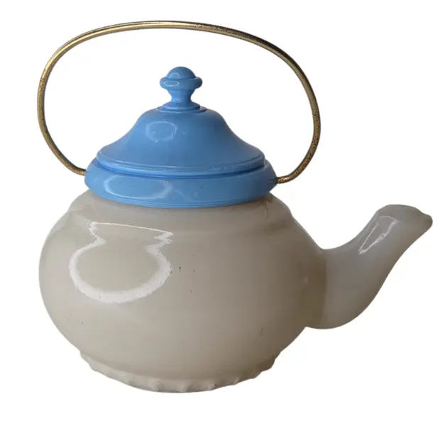 Foto de um(a) Perfume Avon Country Kettle Vintage, da categoria de Outros colecionáveis. Perfume Avon Country Kettle Vintage. Mostrado de uma perspectiva diferente. Vendido no marketplace Trésors.