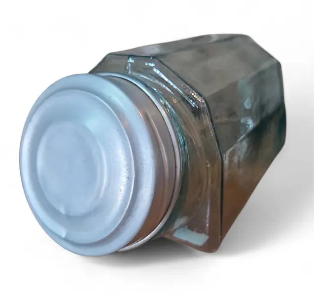 Foto de um(a) Baleiro de Vidro, da categoria de Garrafas, potes e jarros. Resgate as memórias da infância com este baleiro clássico. Com design transparente que valoriza as cores dos doces, ele é... Vendido no marketplace Trésors.