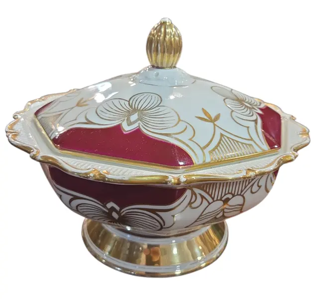 Foto de um(a) Antiga Bomboniere Eschenbach Bavaria – Porcelana Alemã – Pintada à Mão (Handarbeit), da categoria de Garrafas, potes e jarros. Exclusiva e sofisticada bomboniere (pote com tampa) em fina porcelana alemã Eschenbach, produzida na região da Baviera. Esta... Vendido no marketplace Trésors.