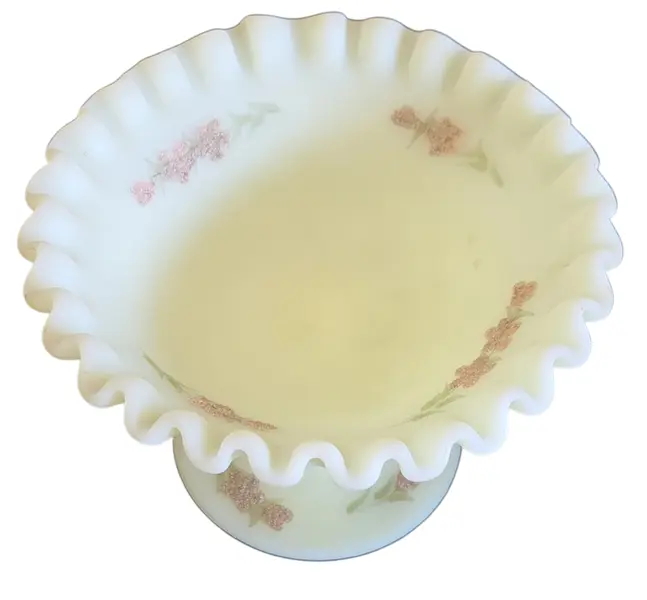 Foto de um(a) Centro de Mesa Uralina Fenton, da categoria de Centro de mesa. Uma verdadeira joia para colecionadores de vidro artístico americano. Esta peça vintage da renomada marca Fenton é fabricada... Mostrado de uma perspectiva diferente. Vendido no marketplace Trésors.