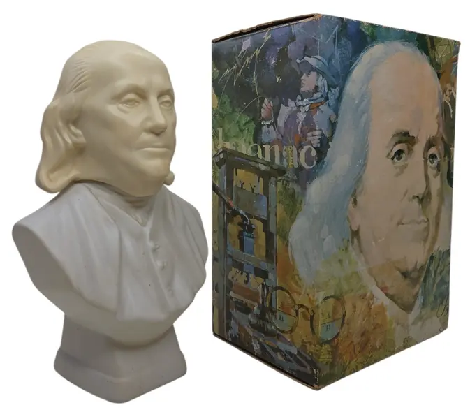 Foto de um(a) Perfume Avon Benjamin Franklin Vintage, da categoria de Outros colecionáveis. Perfume Avon Benjamin Franklin Vintage. Mostrado de uma perspectiva diferente. Vendido no marketplace Trésors.