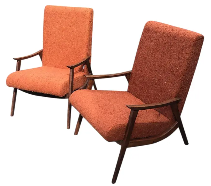 Foto de um(a) Par de Poltronas Modernistas Estofadas em Buclê Laranja Terracota, da categoria de Poltronas. Par de Poltronas Modernistas Estofadas em Buclê Laranja Terracota. Vendido no marketplace Trésors.