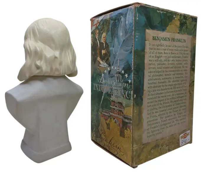 Foto de um(a) Perfume Avon Benjamin Franklin Vintage, da categoria de Outros colecionáveis. Perfume Avon Benjamin Franklin Vintage. Mostrado de uma perspectiva diferente. Vendido no marketplace Trésors.