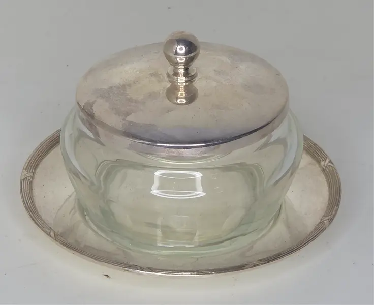 Foto de um(a) Raro Jogo de Prata Wolff 90 – 6 Peças de Alto Luxo, da categoria de Bules. Invista na tradição da prataria mundial com este conjunto exclusivo da renomada marca Wolff. Com banho de Prata 90 —... Mostrado de uma perspectiva diferente. Vendido no marketplace Trésors.