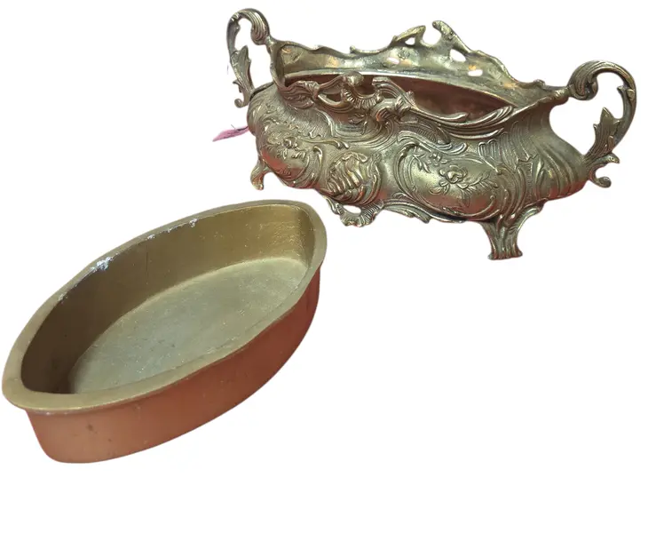 Foto de um(a) Centro de Mesa em Bronze Maciço, da categoria de Centro de mesa. Eleve o nível da sua decoração com este imponente centro de mesa em bronze maciço. Com acabamento refinado e peso... Mostrado de uma perspectiva diferente. Vendido no marketplace Trésors.