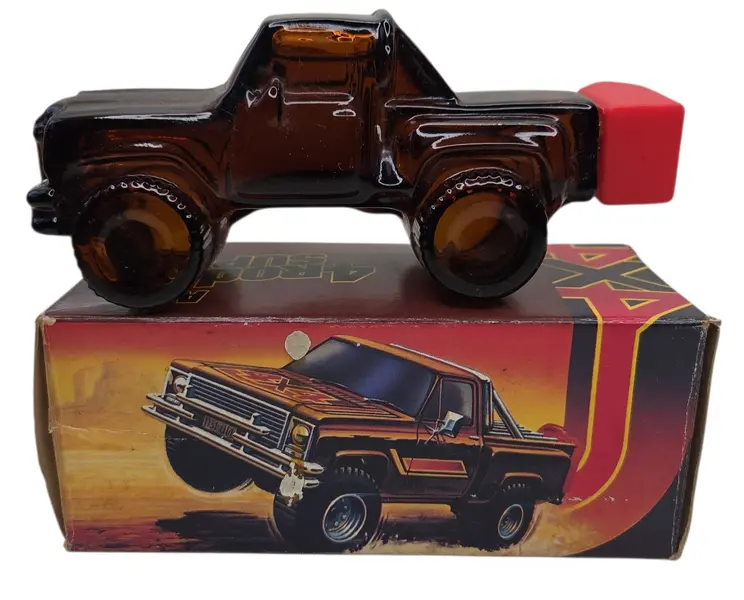 Foto de um(a) Perfume Avon 4X4 MUSK Vintage, da categoria de Outros colecionáveis. Perfume Avon 4X4 MUSK Vintage. Mostrado de uma perspectiva diferente. Vendido no marketplace Trésors.