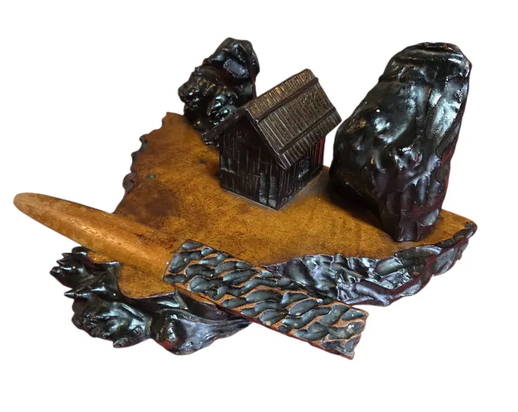 Foto de um(a) Escritório de Época: Tinteiro e Abridor de Cartas em Madeira Entalhada, da categoria de Outros colecionáveis. Excepcional conjunto de escrita vintage, composto por tinteiro de mesa e abridor de cartas coordenado. Esta peça destaca-se... Vendido no marketplace Trésors.