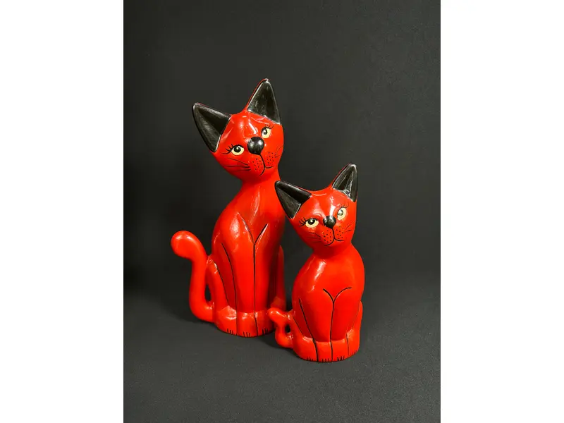 Foto de um(a) par de Gatos Vintage em Cerâmica, da categoria de Modelos e estatuetas. Lindo par de gatos vintage em cerâmica, em tom de vermelho fechado, um clássico da decoração e dos amantes dos bichanos,... Mostrado de uma perspectiva diferente. Vendido no marketplace Trésors.